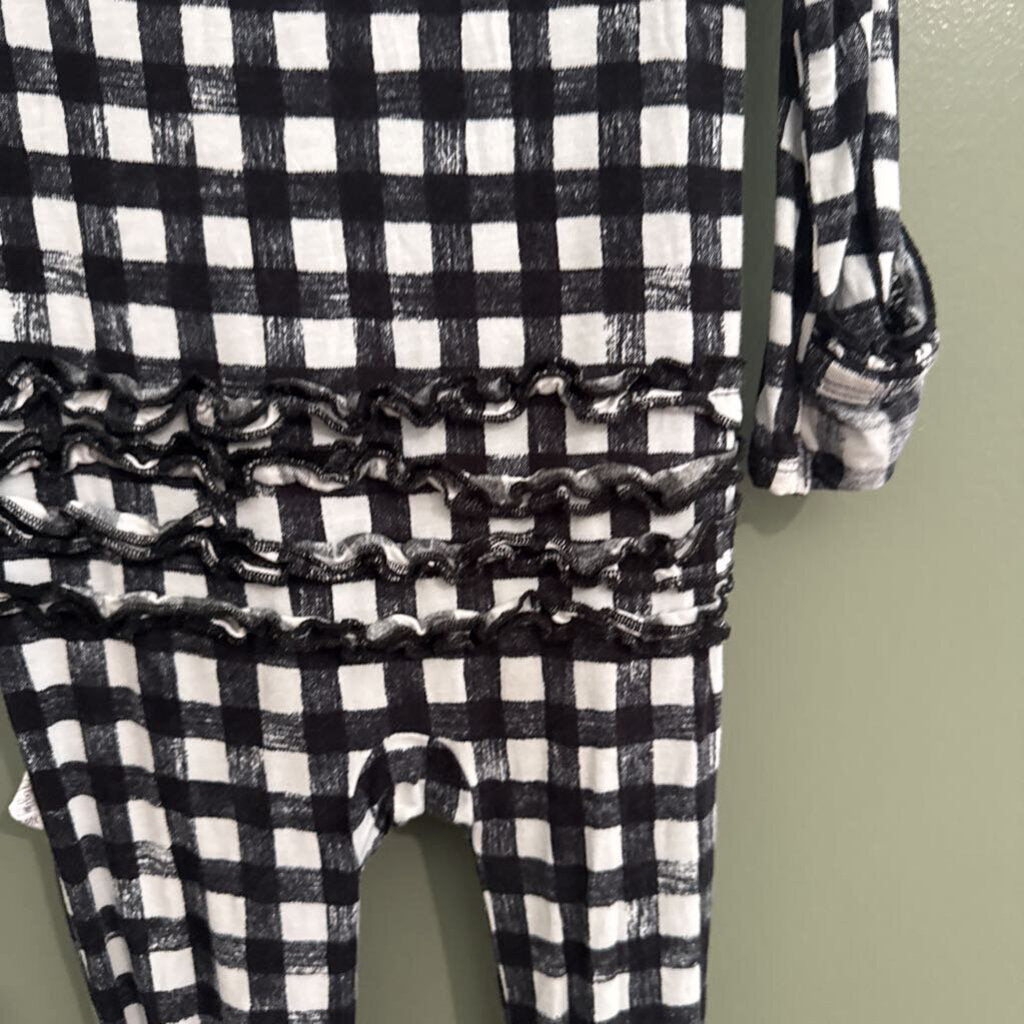 Black and white plaid sleeper
