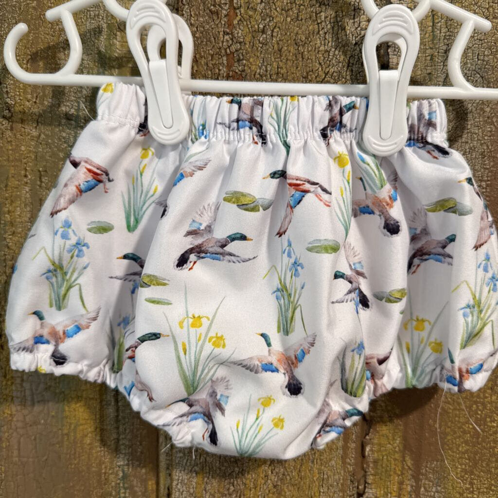 Embroidered 'G' Set