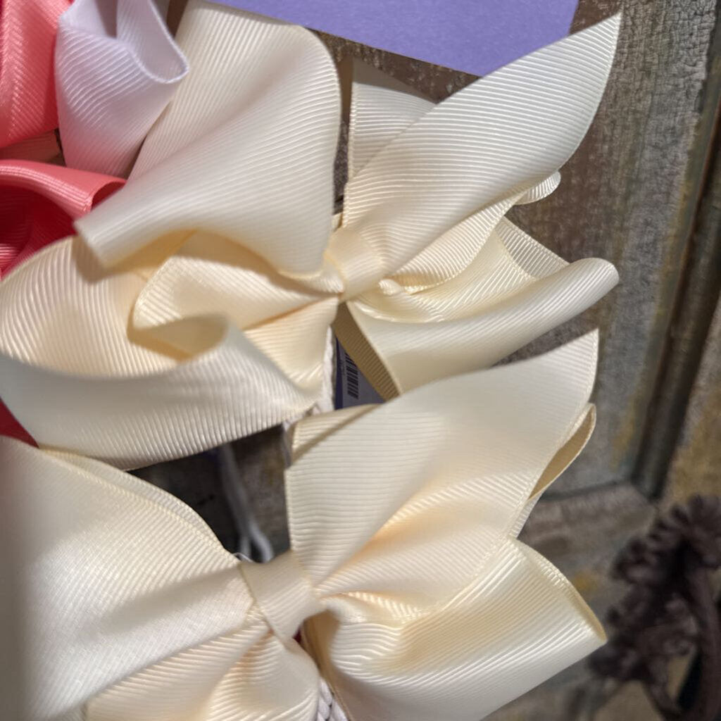 Cream Bow