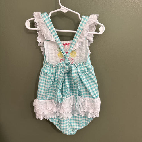 blue/white checkered 'A' bubble